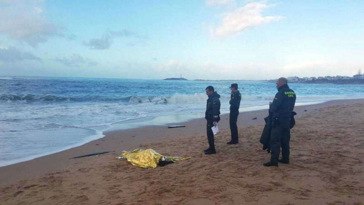 Naufragio al largo del Marocco, almeno 7 migranti morti