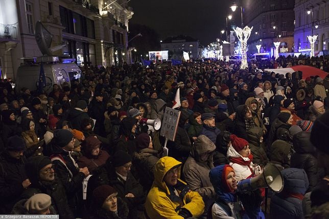 Protesta in 160 città polacche contro la riforma della giustizia