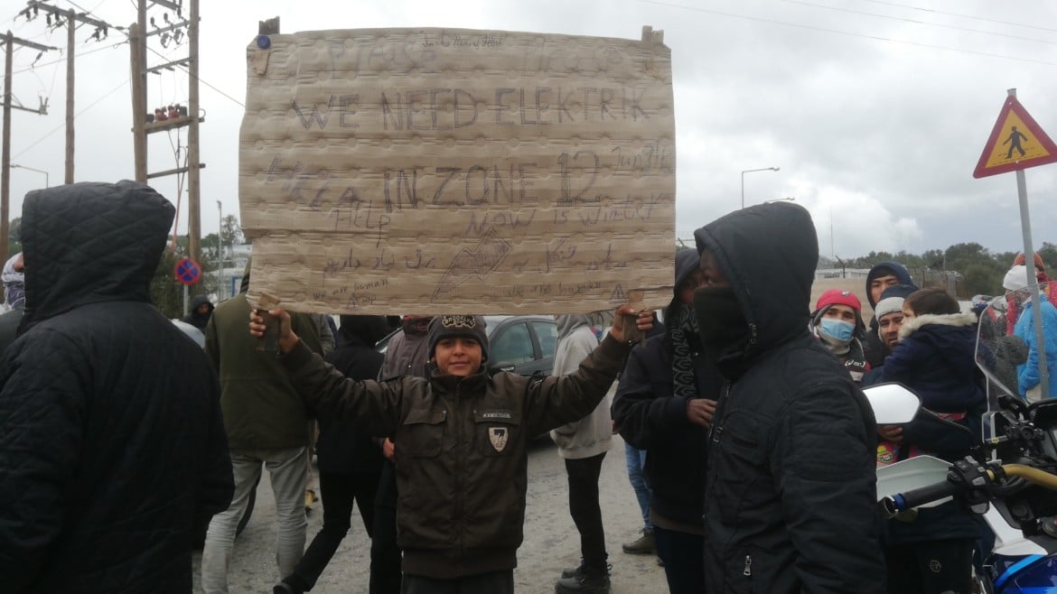 Moria, filo spinato e droga: inferno greco per migranti