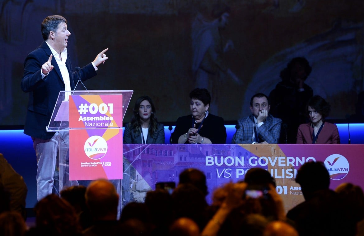 A Roma è Renzi Show ma il bluff è finito: «Avanti con Conte»