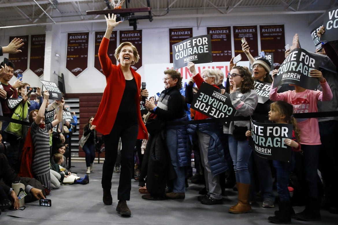 Selfie e buon senso, Warren prova a rubare voti a Sanders