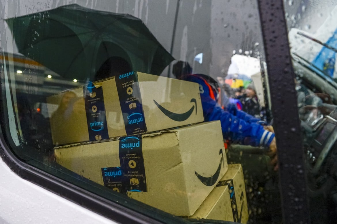 Sciopero dei driver, Amazon bloccata in tutta la Lombardia