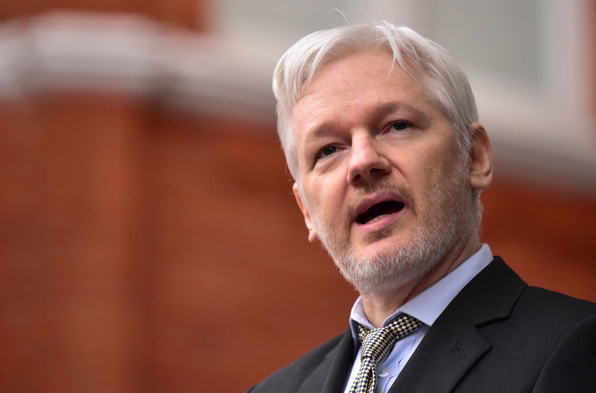 «Trump offrì la grazia ad Assange perché tacesse sui russi»