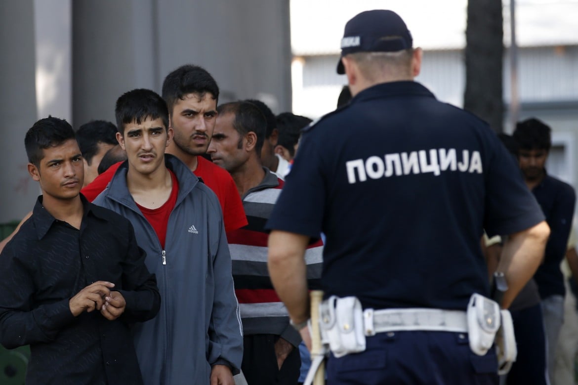 Serbia, vietato aiutare i migranti. Violenze e fogli di via contro i volontari