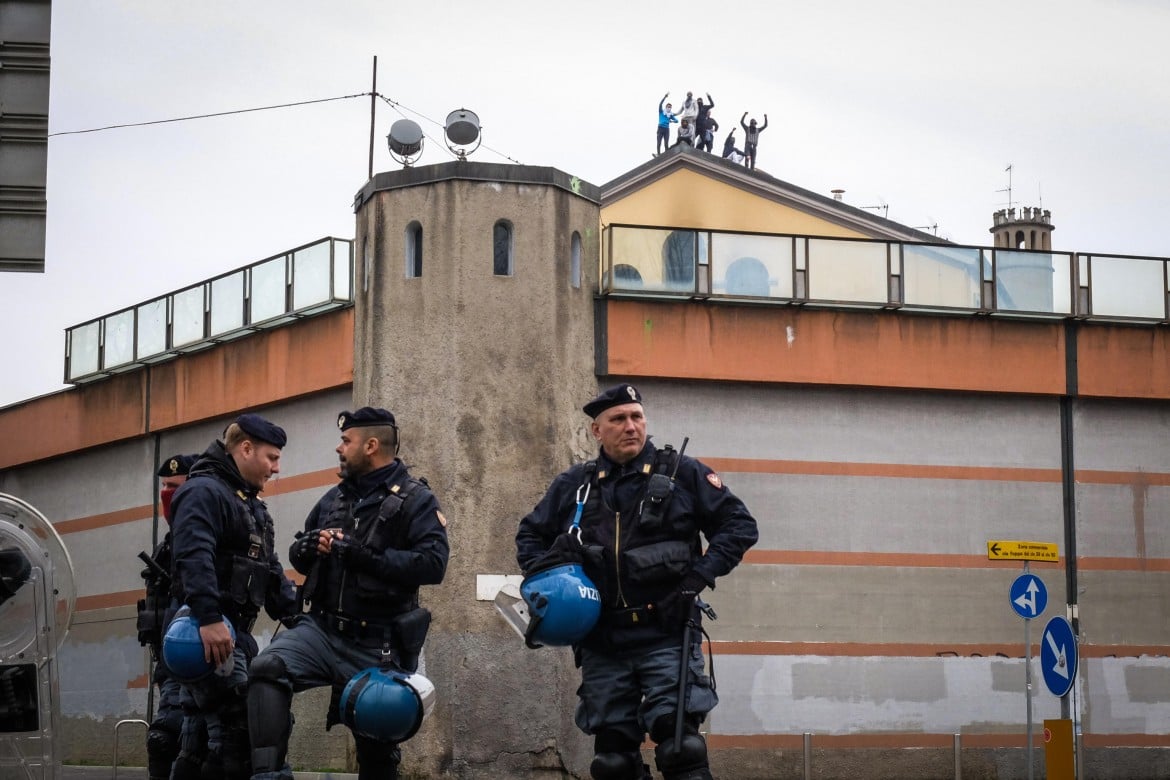 Carceri sovraffollate, l’Italia al top europeo. L’appello dei poliziotti