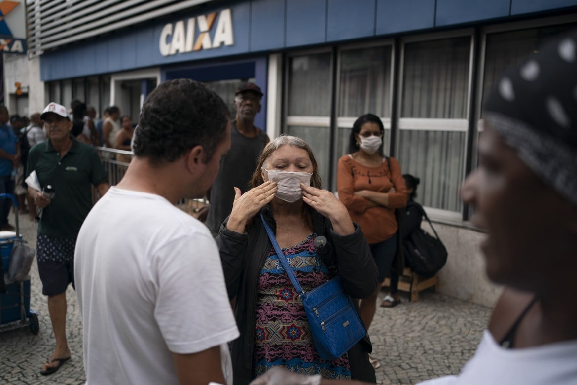 L’insostenibile ritmo del Brasile: 35mila contagi e 1.300 morti al giorno