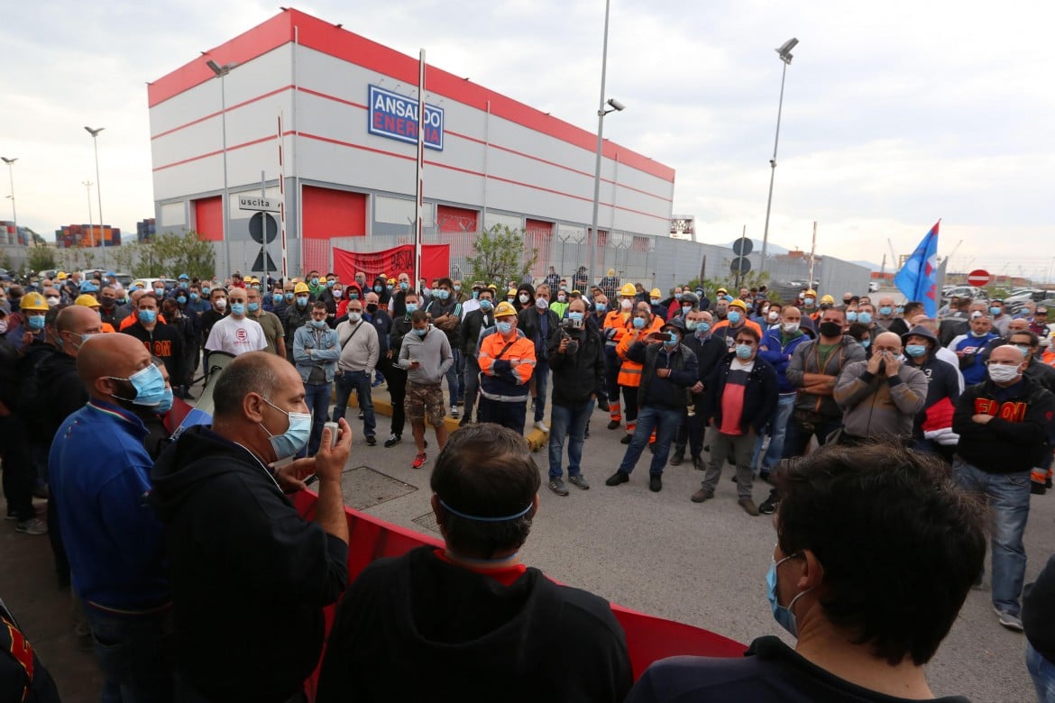 A Genova Mittal licenzia 3 operai. I sindacati: «Pronti al blocco»