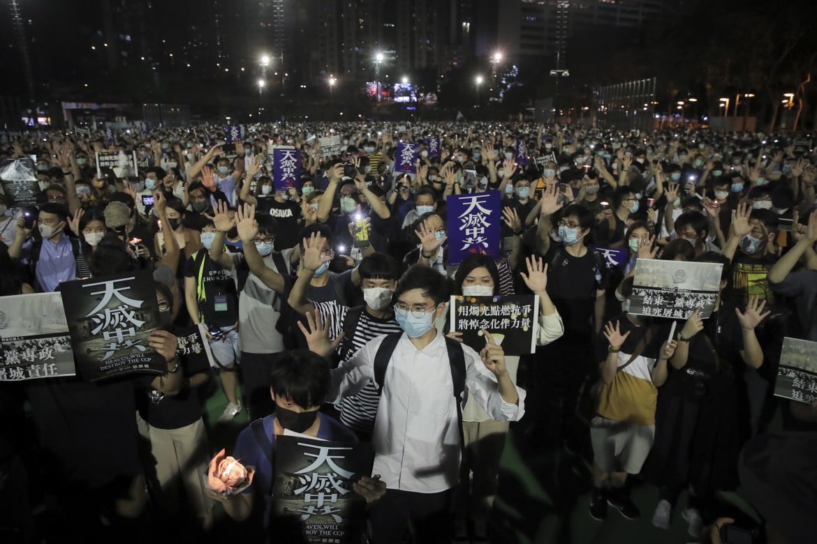 Nonostante i divieti Hong Kong ricorda i fatti di Tian’anmen