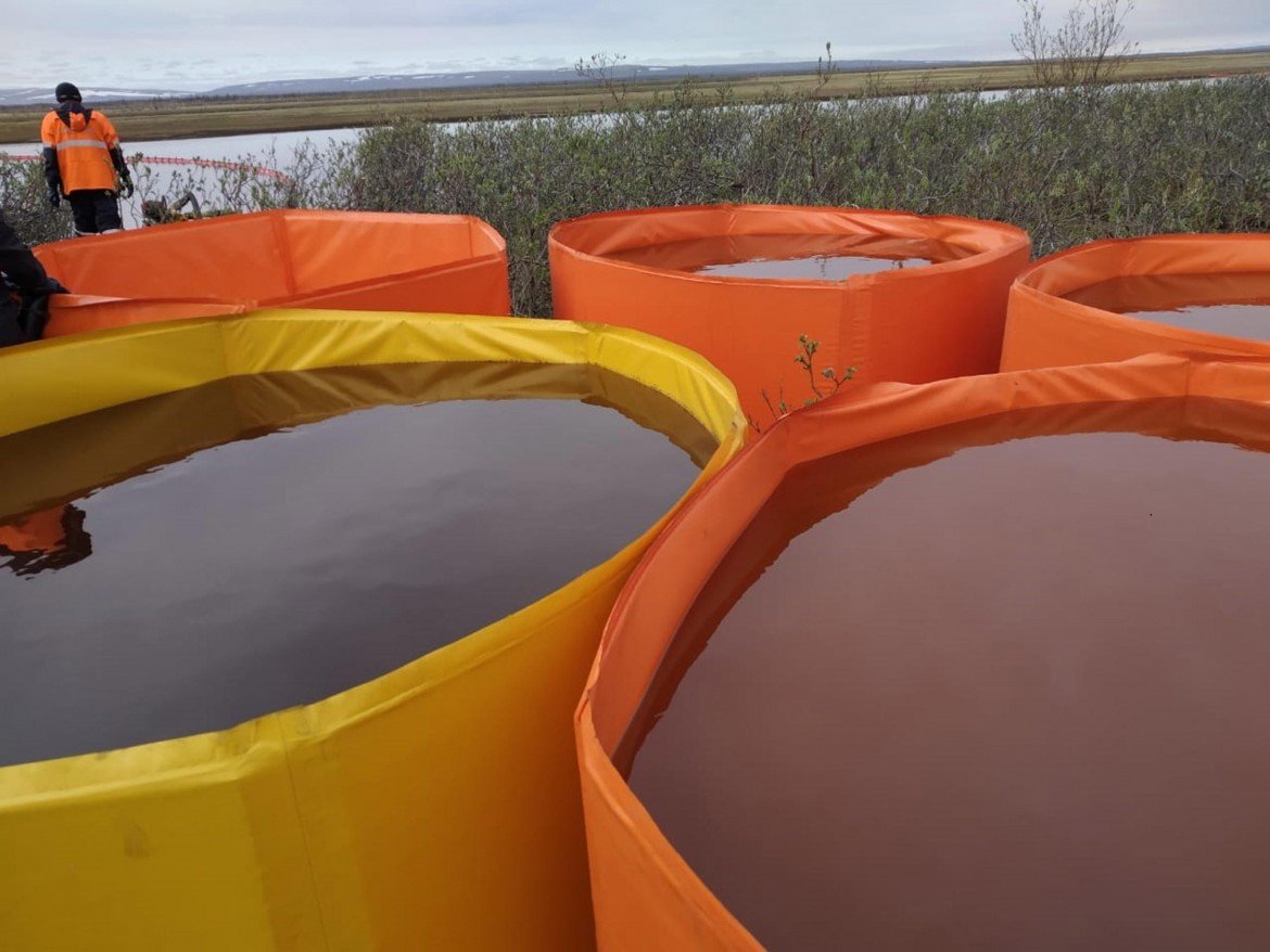 Un fiume di petrolio in Russia: la più grande sciagura ambientale