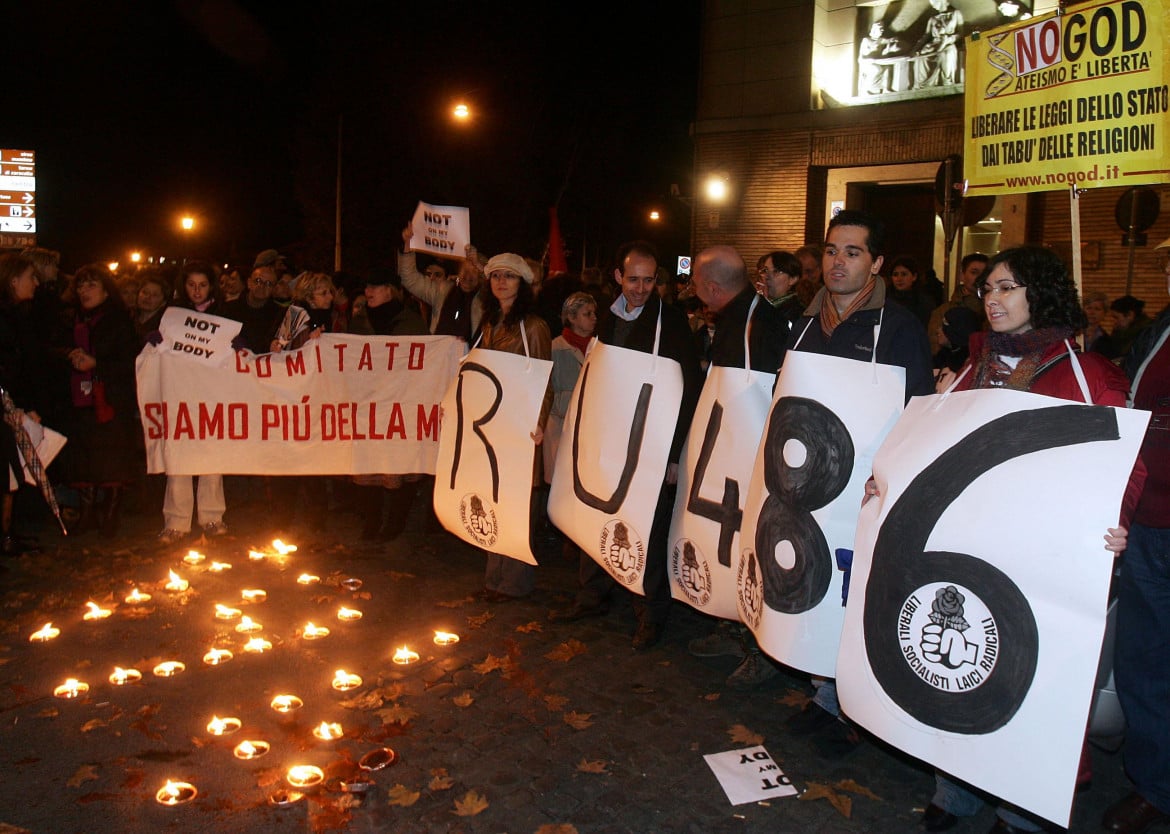 Pillola Ru486, Piemonte contro il governo. Insorgono Pd e M5S
