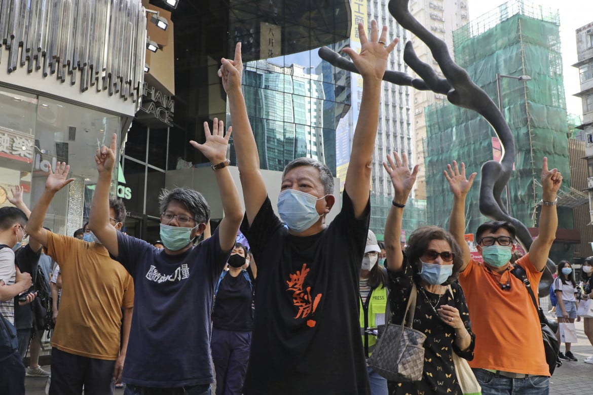 Hong Kong, grana per la Cina: i sindacati appoggiano gli studenti