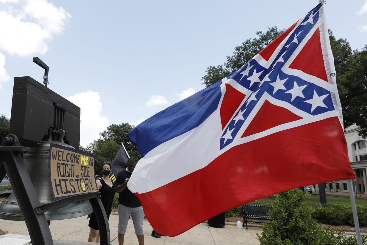 Il Mississippi ammaina, forse, la bandiera confederata