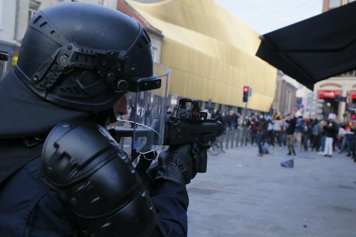 Il governo francese prova a mettere un freno alla violenza della polizia