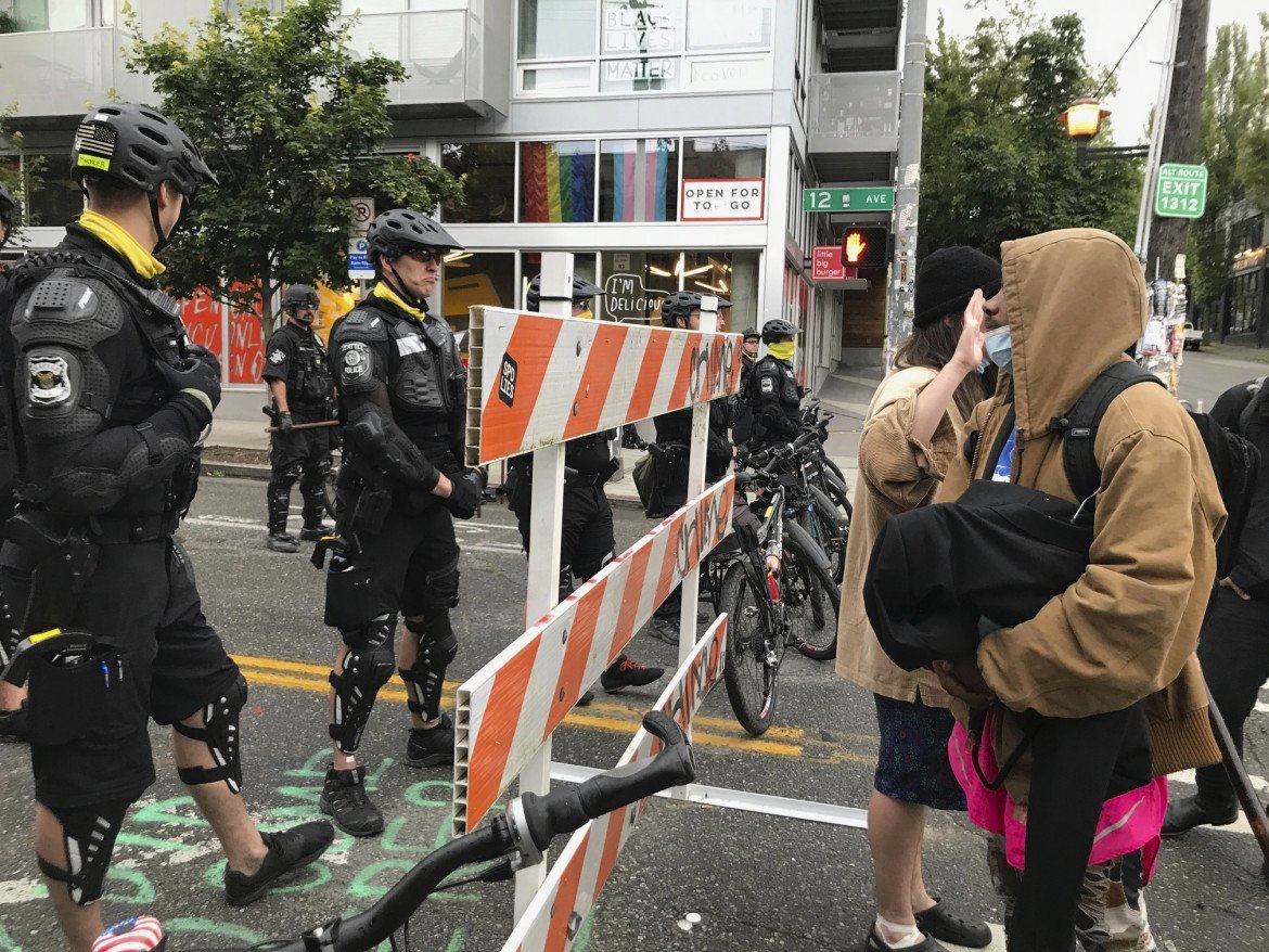 Esperimento finito, la polizia sgombera la comune di Seattle
