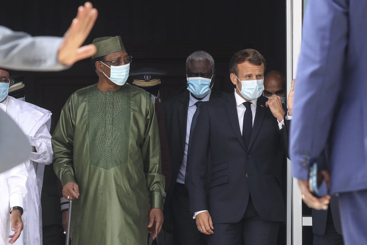 Macron ottimista sulla guerra ai jihadisti nel Sahel. Ma in Mali è strage tra i Dogon