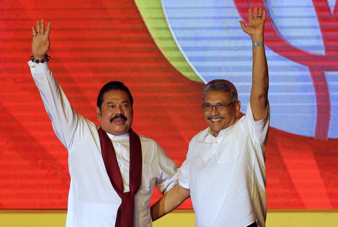Sri Lanka, tutto il potere ai fratelli Rajapaksa