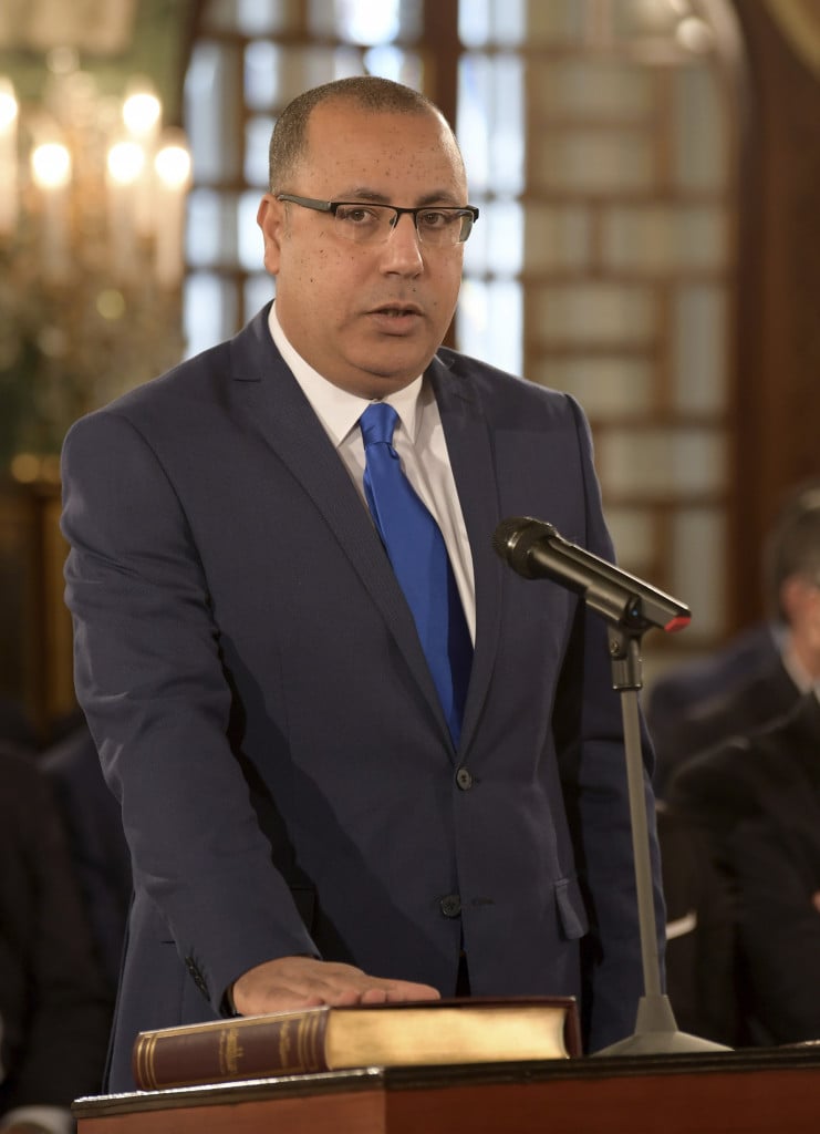 Dal parlamento tunisino la fiducia al governo tecnico di Mechichi
