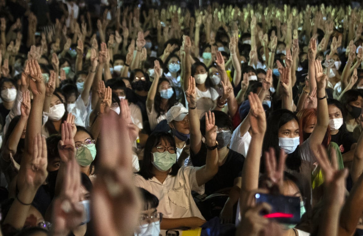 Thailandia, studenti in piazza contro governo e monarchia