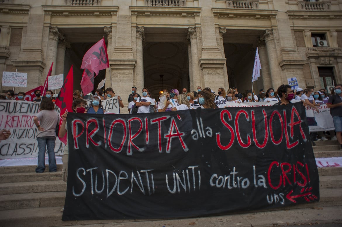Contro la scuola dimezzata tre giorni di proteste, il 26 settembre a Piazza del Popolo con «Priorità alla scuola»