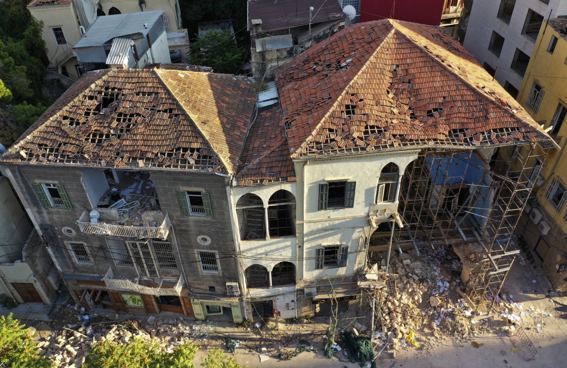 Avvoltoi su Beirut: i ricchi comprano le case distrutte dei poveri