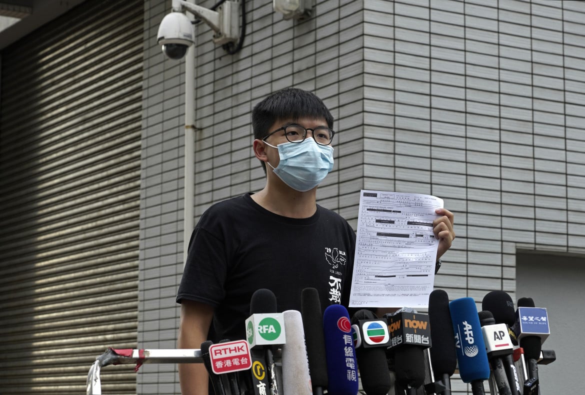 Joshua Wong fuori su cauzione: «Vogliono svuotare la piazza»