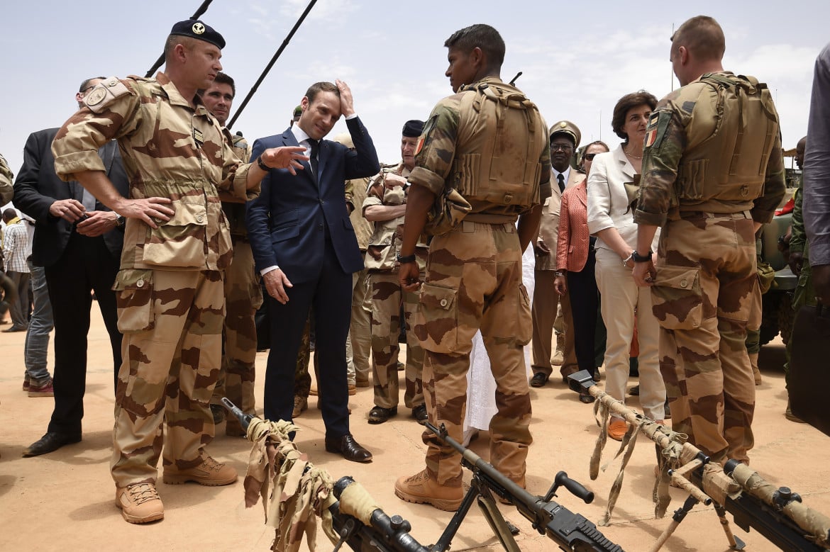 Mali, fase post-golpe agitata. E altri 2 caduti tra i soldati francesi