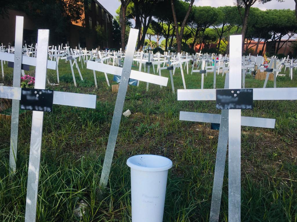Decine di feti sepolti a Roma coi nomi delle donne. Si muove il Garante Privacy
