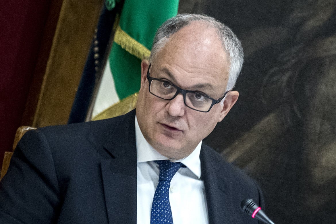 M5S fa saltare Zingaretti, Gualtieri si candida sindaco di Roma