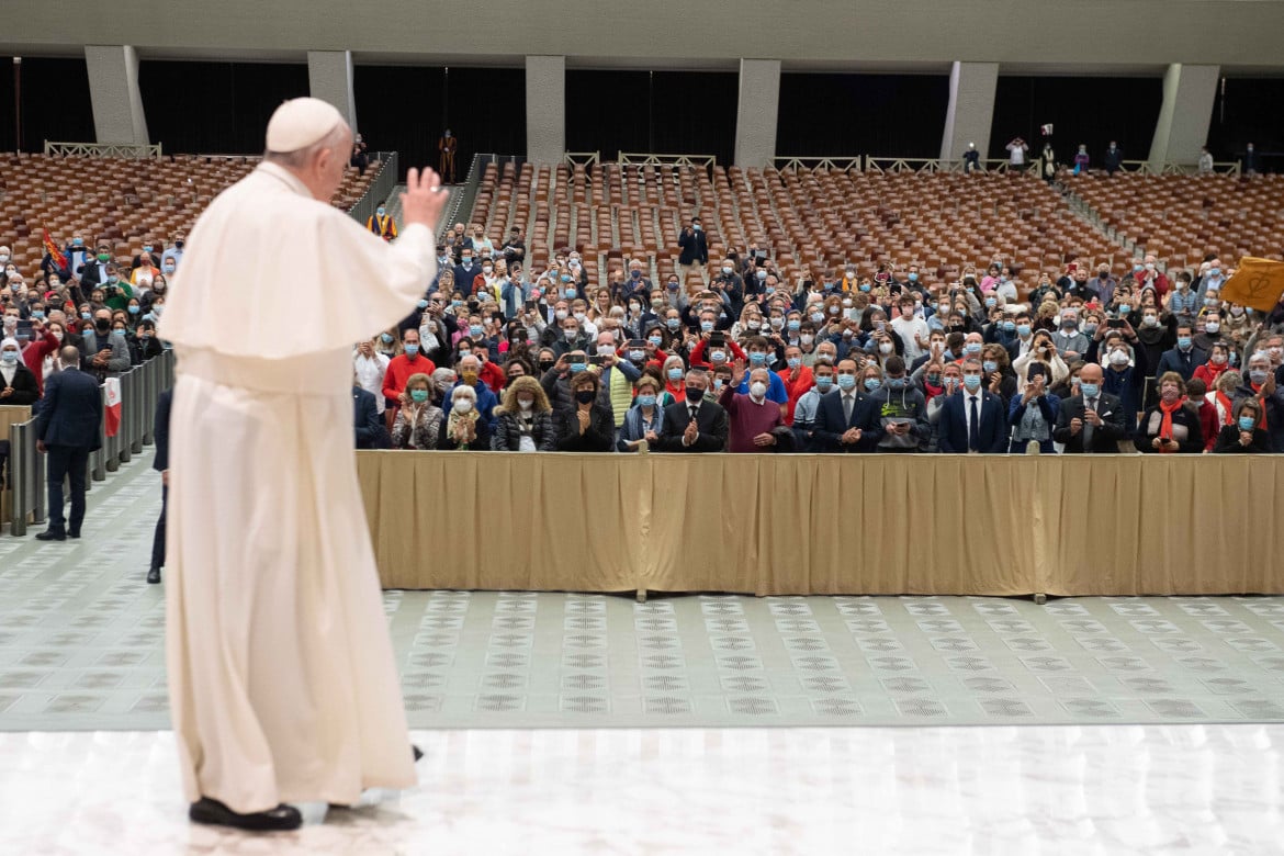 Papa Francesco apre alle unioni omosessuali