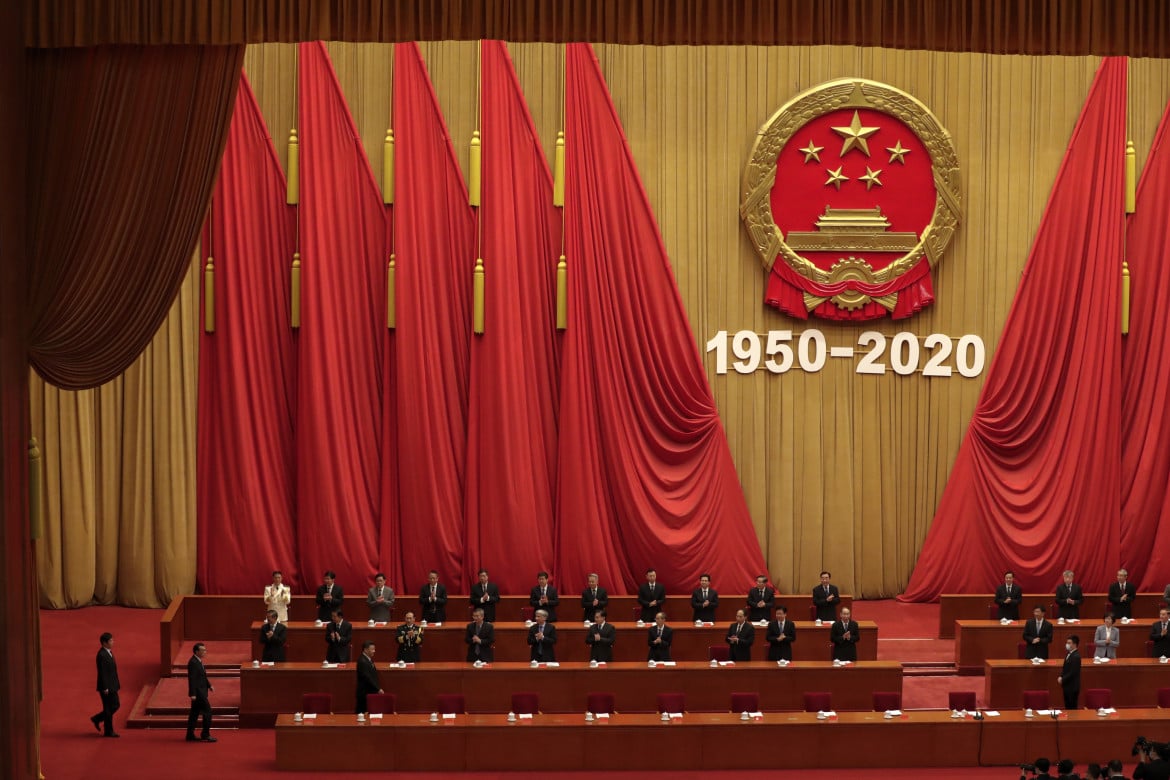 Xi il timoniere: «Lotteremo contro i nemici»