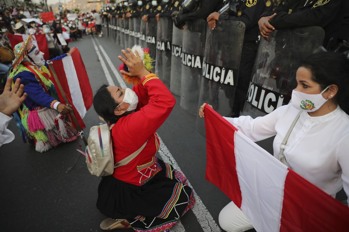 Golpe, rivolta e caos istituzionale. Il Perù ricambia presidente