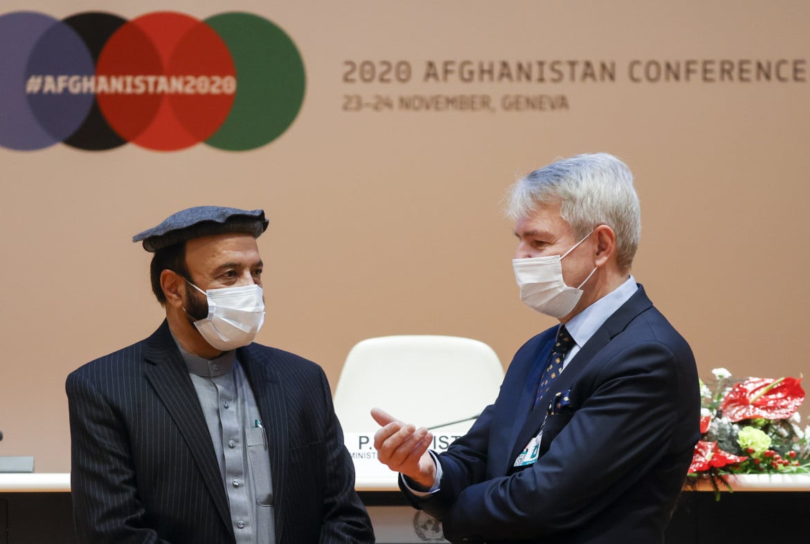 Meno aiuti a Kabul, e solo se fa la pace