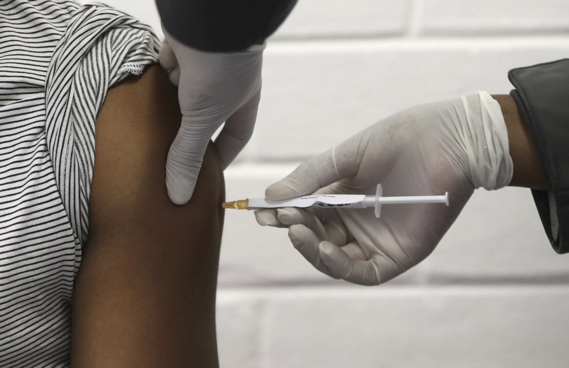 AstraZeneca: «Il nostro vaccino efficace al 70%, presto pubblicheremo i risultati»