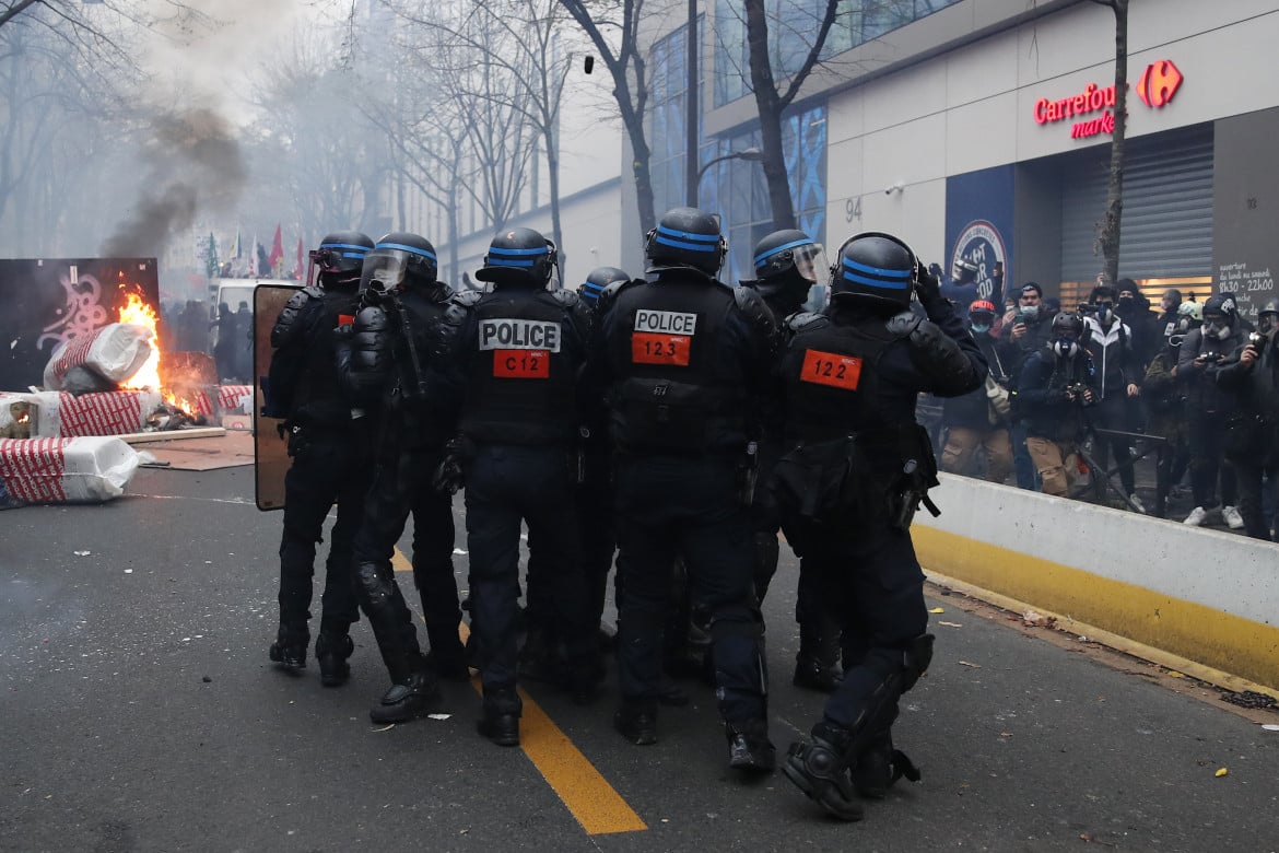 Alla «pacificazione» i francesi rispondono con nuove proteste