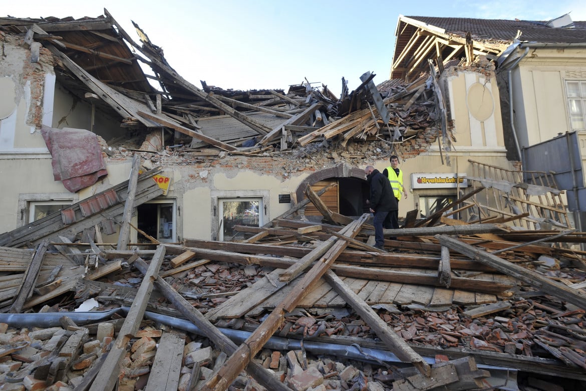 Petrinja non c’è più, forte sisma in Croazia, almeno 7 le vittime