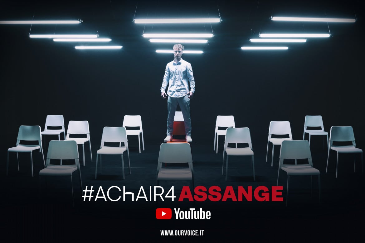 Una sedia per Assange. La campagna web internazionale