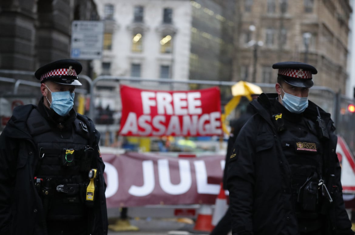 Julian Assange, Londra nega l’estradizione negli Usa