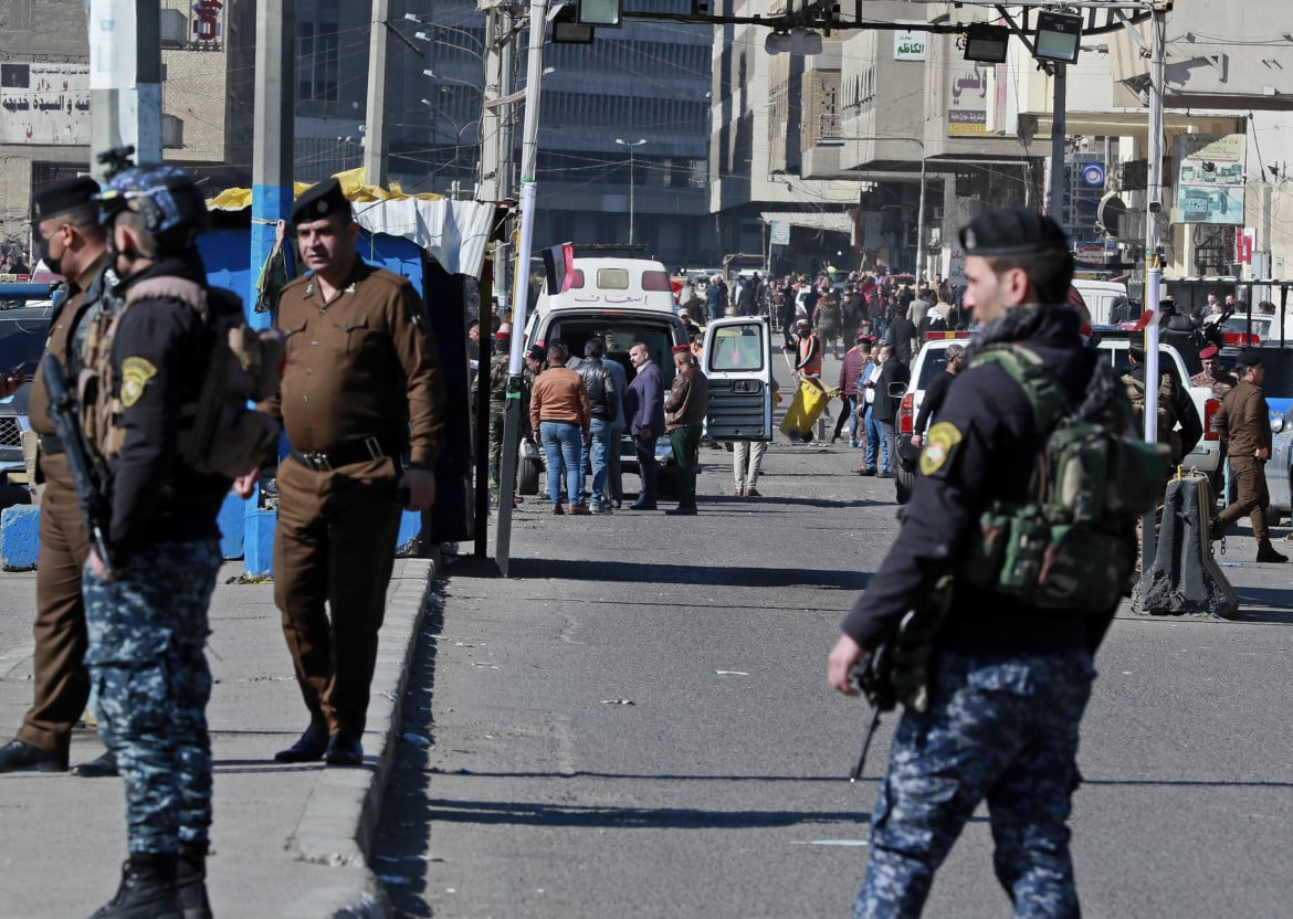 Due kamikaze al mercato, Baghdad ritorna nell’incubo