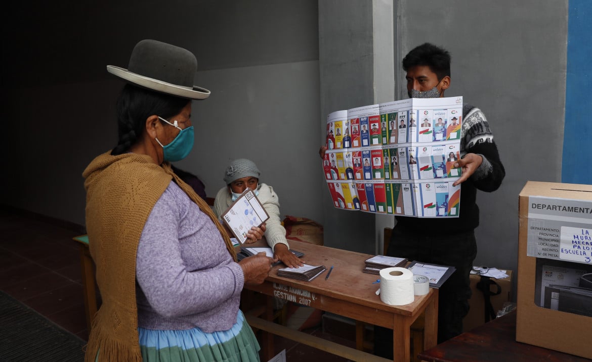 Urne mezze vuote, la resa dei conti nel Mas non risparmia Morales