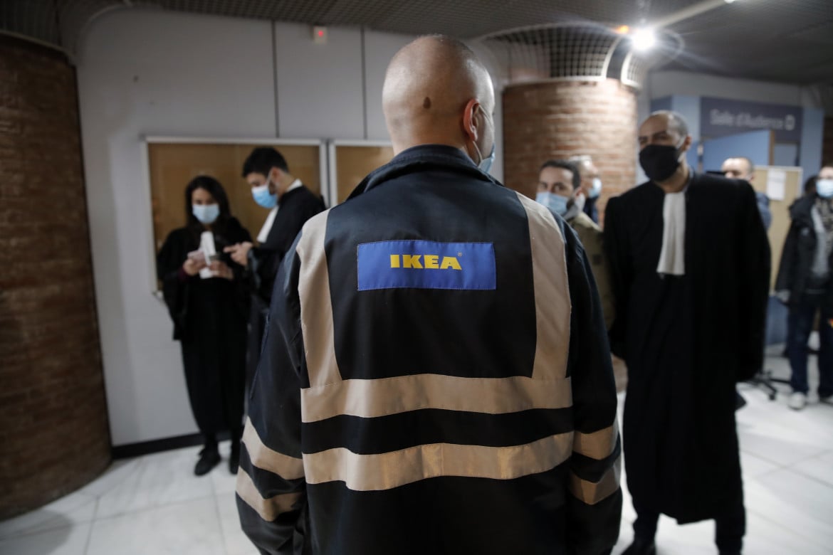 «Spiava i dipendenti», al via il processo contro Ikea Francia