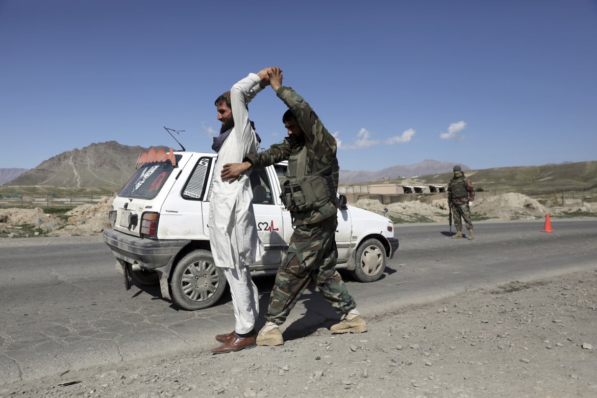Afghanistan, colpo dei Talebani salta la conferenza di pace