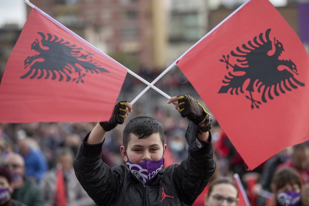 Rama tris o «cambiamento», in Albania i giochi sono aperti