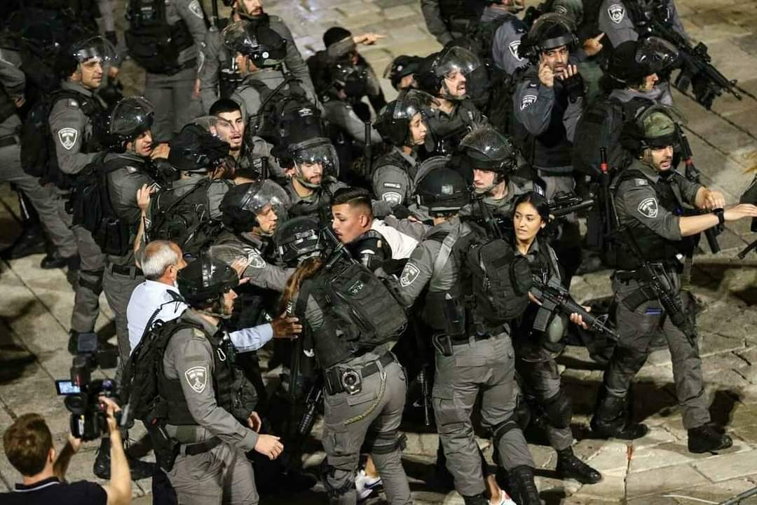 Scontri e arresti di palestinesi a Gerusalemme sullo sfondo del voto nei Territori
