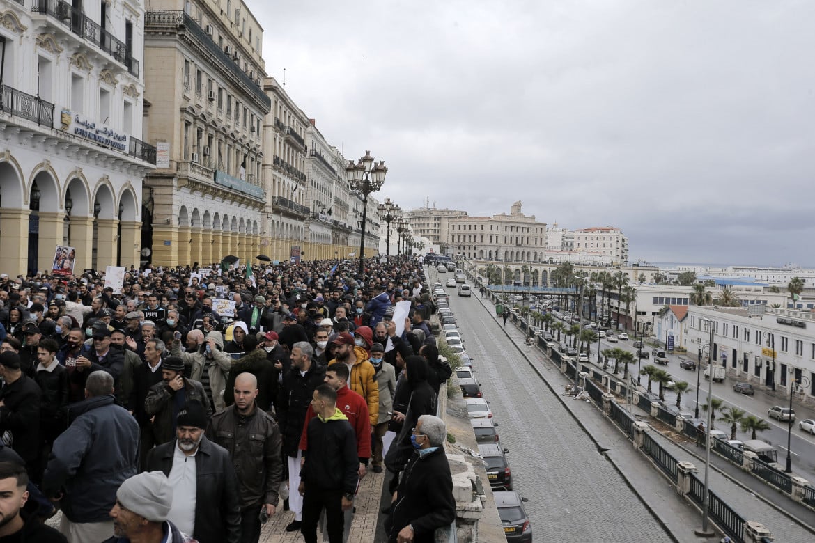 Algeria, per il movimento Hirak fase nuova e vecchia repressione