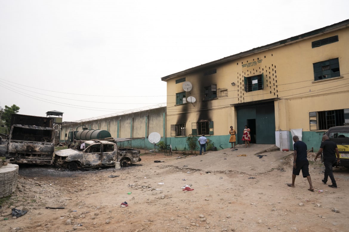 Attacchi, rapimenti e una clamorosa evasione di massa in Nigeria