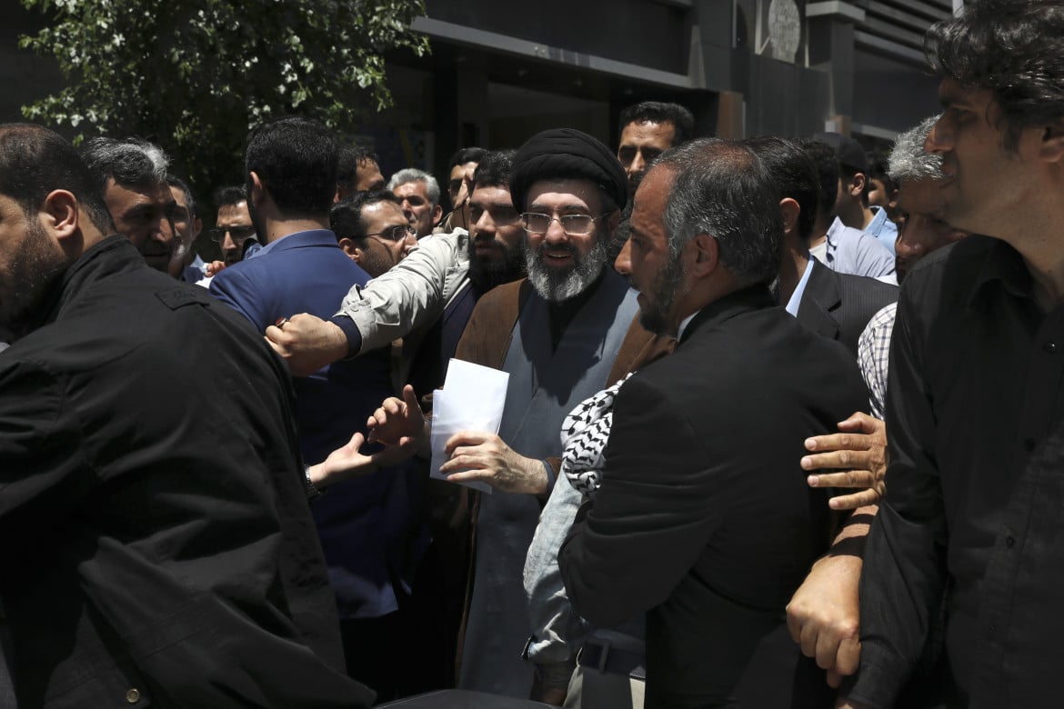 Mojtaba Khamenei a Qum nel 2019 (Ap)