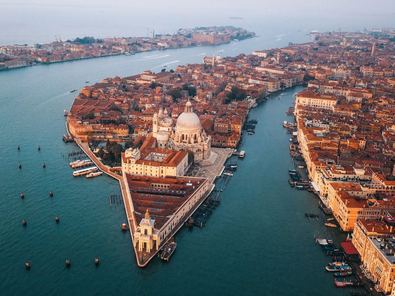 Venezia, polemiche per la nomina di Roberto Rossetto come presidente dell’Autorità della Laguna