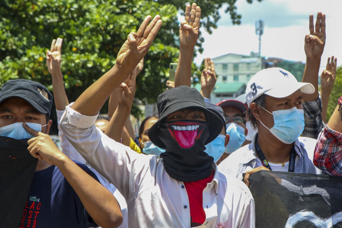 Myanmar, la giunta scioglie il partito della Lady