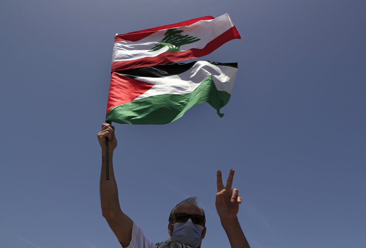 Tra povertà e diaspora, la protesta si allarga ai campi rifugiati in Libano