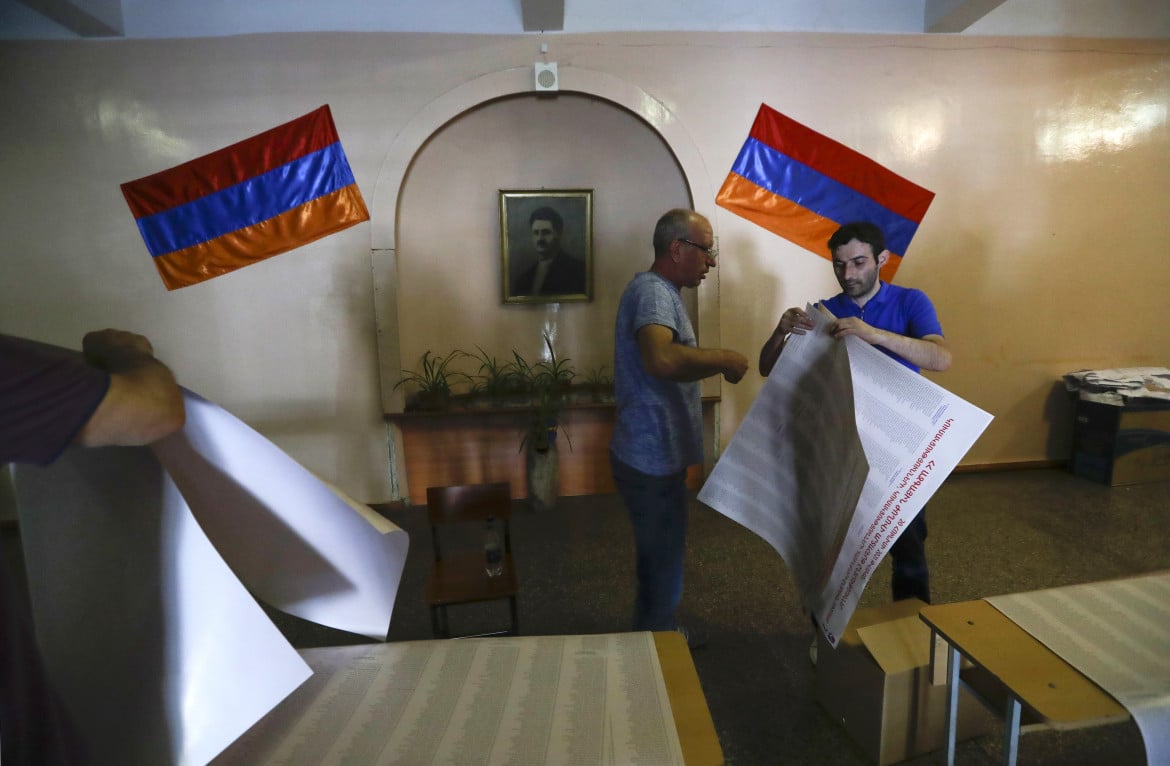 Nel voto di oggi in Armenia il peso della crisi nel Nagorno